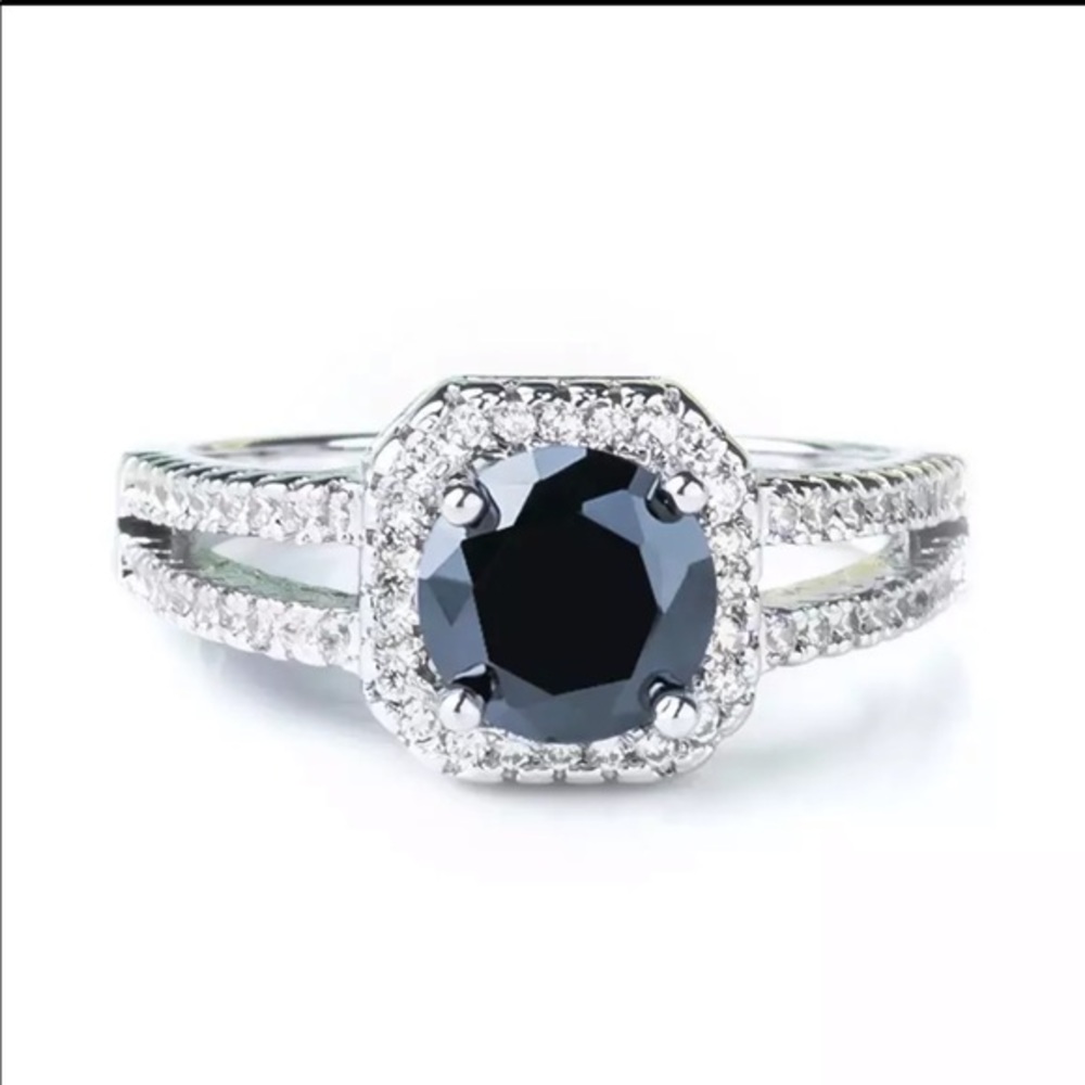 Black Stone Fashion Ring - Picture 4 of 4